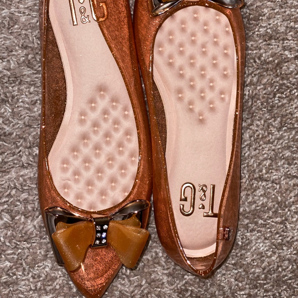 Shoes - Picture 2 of 3